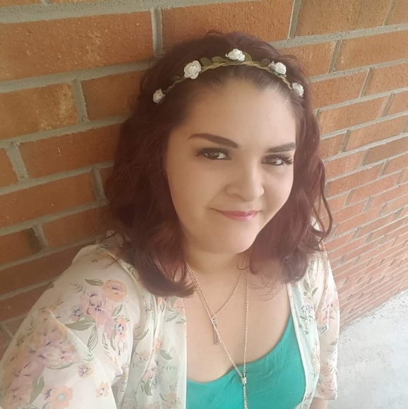 Meet your Posher, Britney - Picture 1 of 1